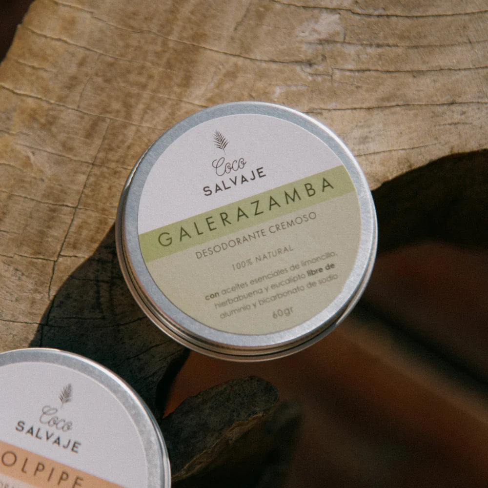Fusión cítrica y herbal inspirada en el Caribe. Desodorante sólido para una protección fresca y prolongada.