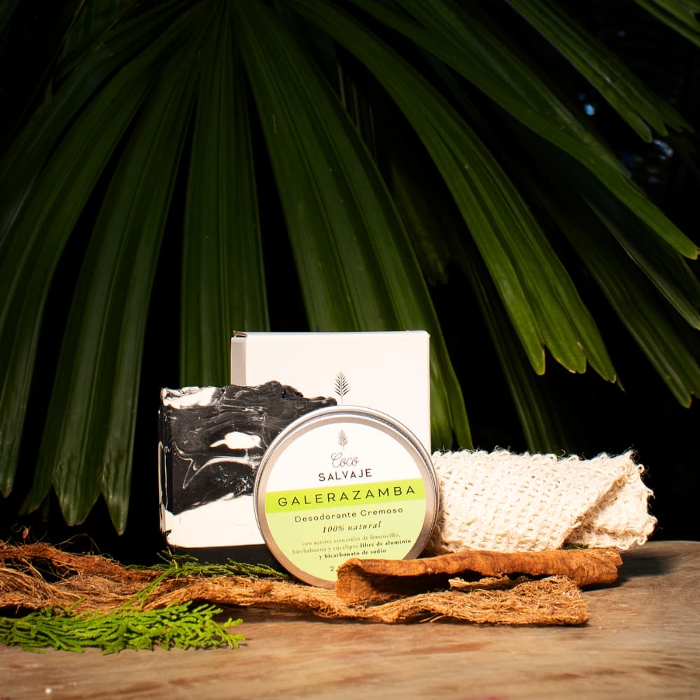Kit Empieza lo Bueno: desodorante natural, jabón artesanal y bolsita exfoliante de sisal de Coco Salvaje.
