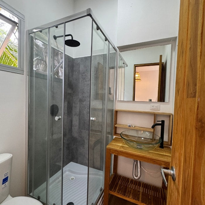 Un espacio lleno de buena energía donde Coco Salvaje te invita a ser parte de su equipo y dejar huella juntos.