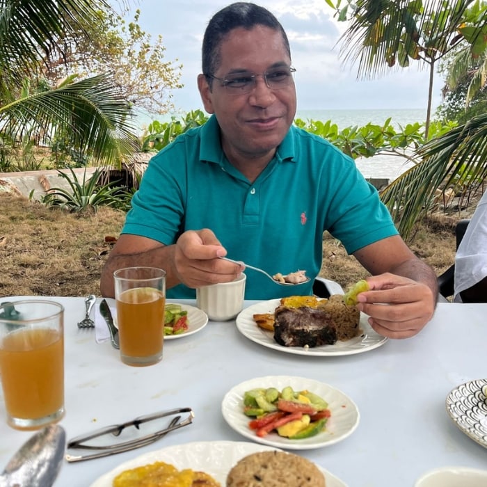 Un espacio lleno de buena energía donde Coco Salvaje te invita a ser parte de su equipo y dejar huella juntos.