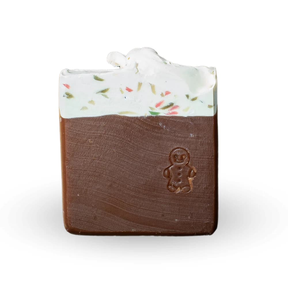 Jabón artesanal Muñeco de Jengibre, saponificado en frío. Aroma cálido y especiado que transforma tu rutina en un momento reconfortante.
