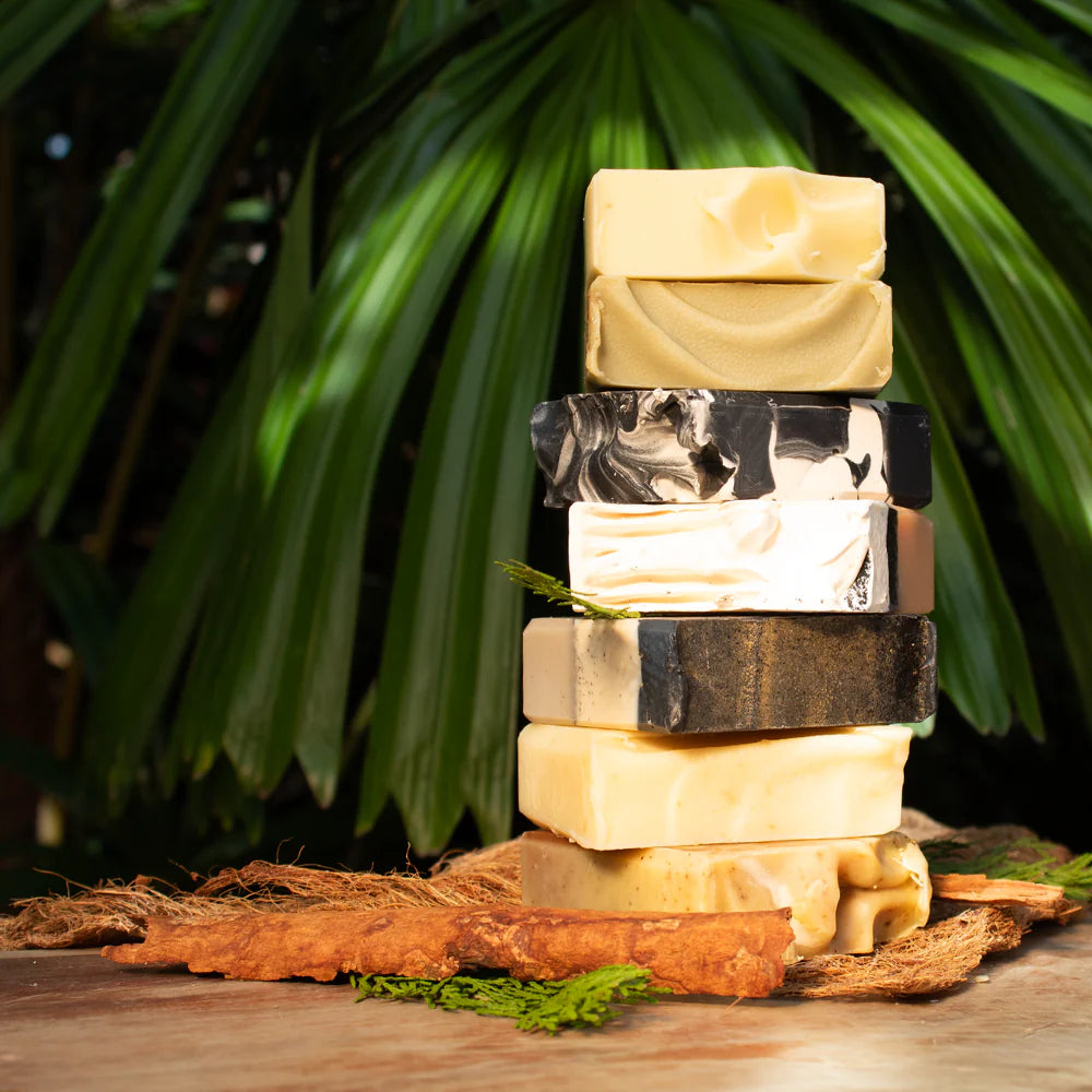 Jabón artesanal Coco Salvaje. Limpieza suave con ingredientes naturales, aromas botánicos y mucho amor