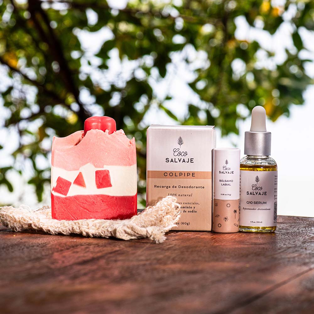 Kit Cuidado Esencial: jabón Mía Mamma, desodorante Colpipe, serum, bálsamo labial y bolsita exfoliante. Todo lo que mamá necesita.